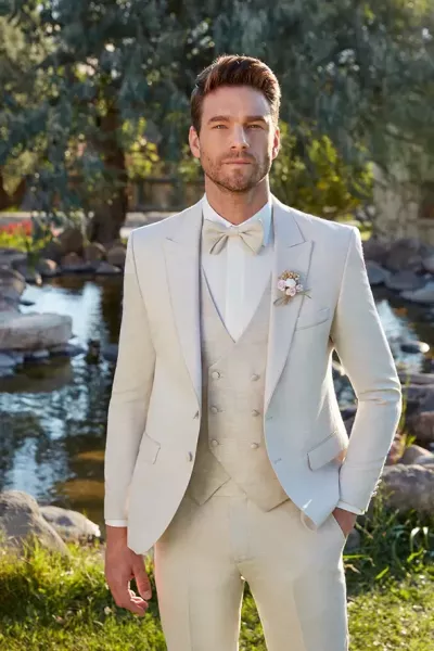 costume-dhomme-pour-mariage-sur-mesure-beige-geneve-annecy